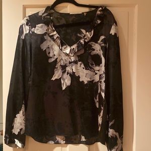 Tahari black and white floral blouse